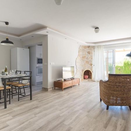 פואנגירולה Malagasuite House Pool מראה חיצוני תמונה